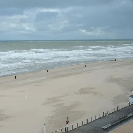 Modern Design Flat With A Stunning View Over Ostend Beach Διαμέρισμα *